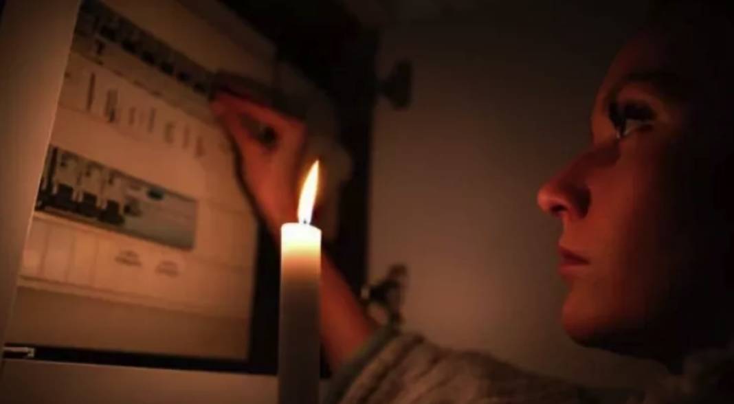 Gaziantep'te Bitmeyen Elektrik Kesintileri! GaziAntep Fatura Ödüyor! TOROSLAR EDAŞ ELKTRİKSİZ BIRAKIYOR! 2